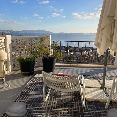 Superbe Terrasse Avec Vue Panoramique Sur La Mer Marseille Exterior photo